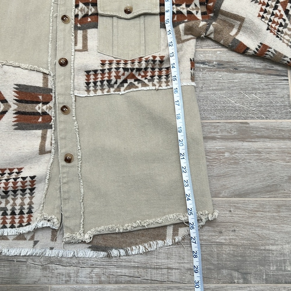 Elleborn Shacket - Picture 7 of 9